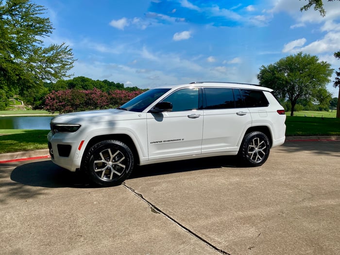 First Look: 2021 Jeep Grand Cherokee L Overland