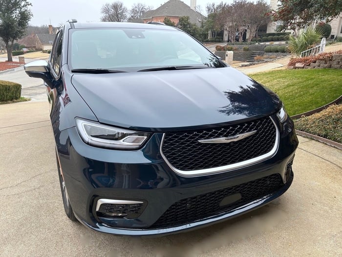 REVIEW: 2022 Chrysler Pacifica Pinnacle Plug-In Hybrid Review