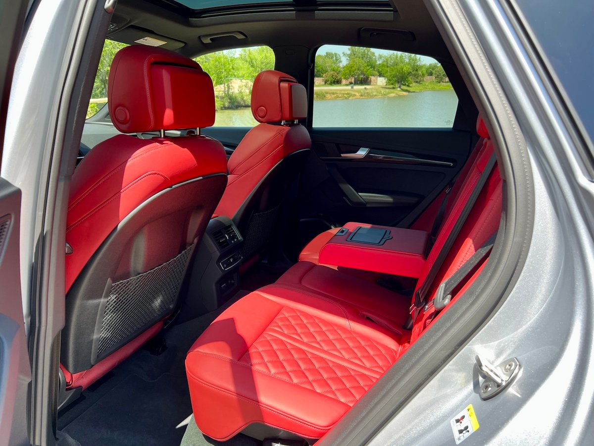2023-AudiSQ5-Prestige-rear-seats