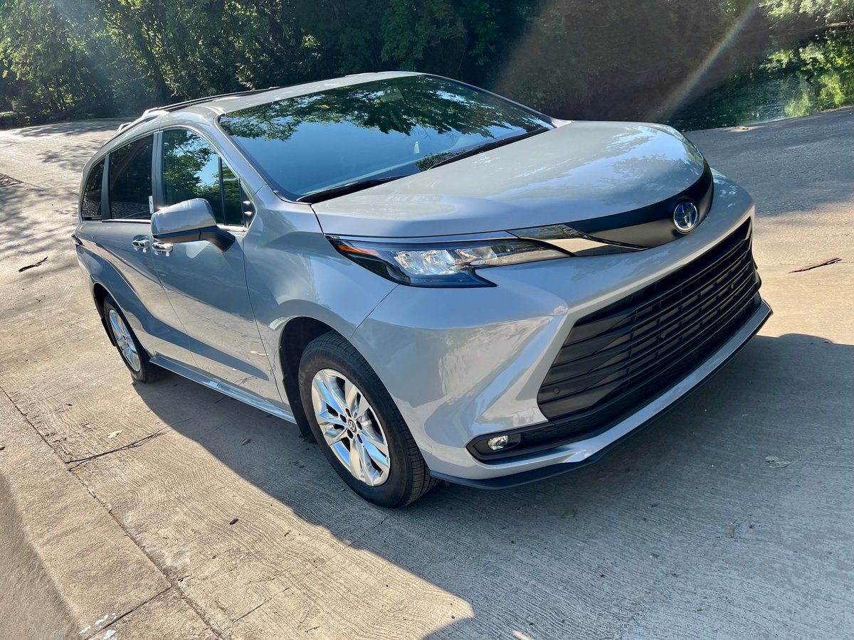 REVIEW: 2023 Toyota Sienna XLE AWD Woodland Edition