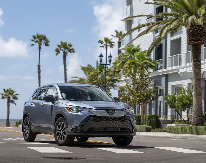 Toyota Introduces First-Ever 2023 Corolla Cross Hybrid