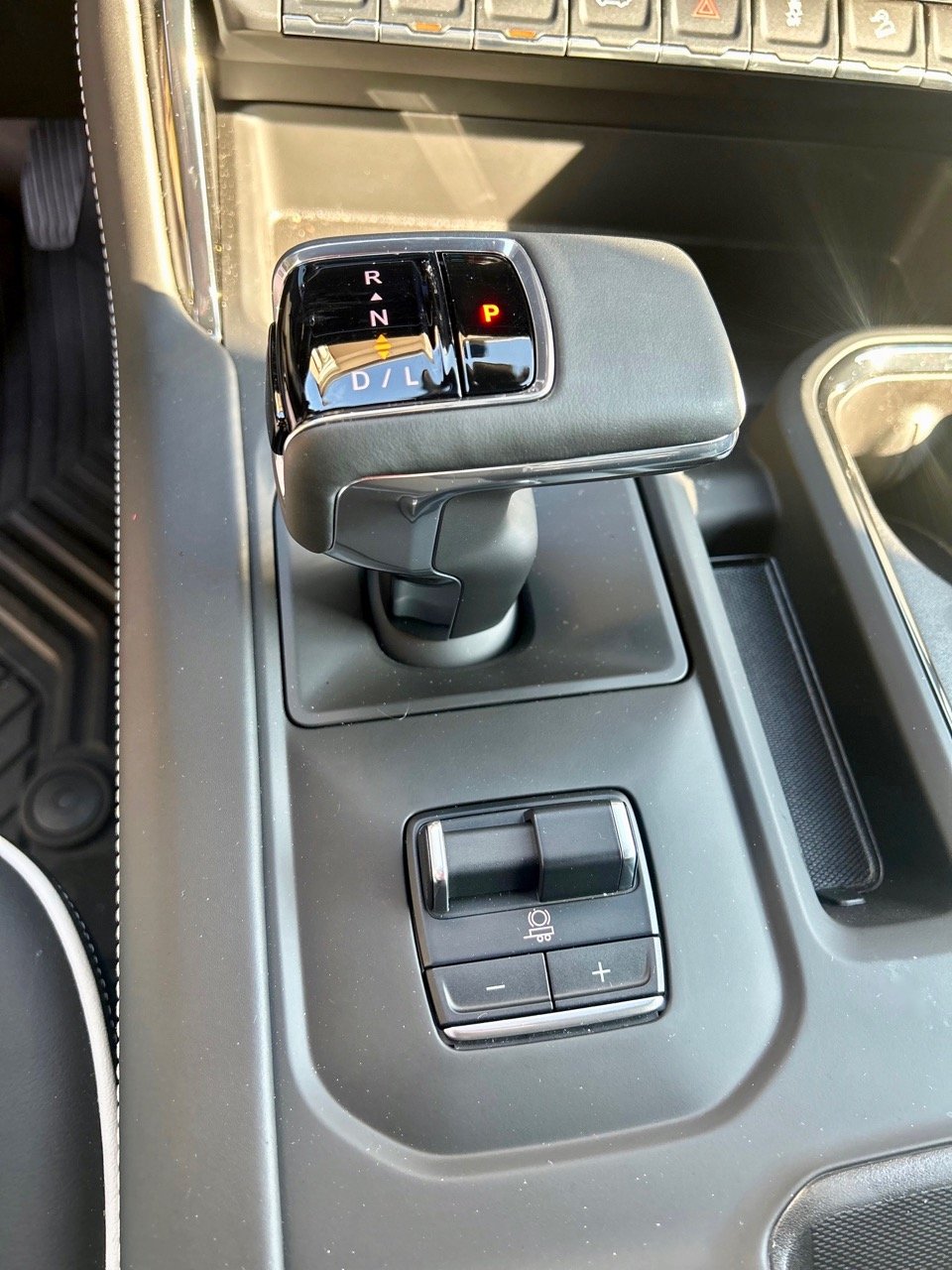 2023-gmc-sierra-at4v-aev-edition-gear-shift-carpro