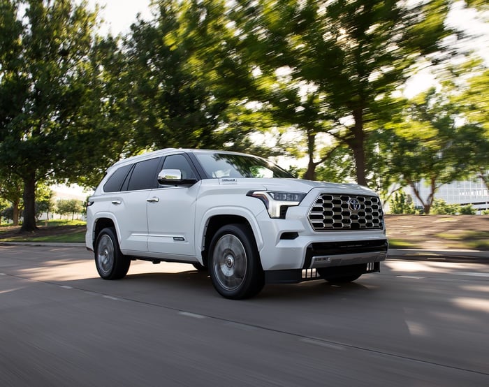 REVIEW: All-New 2023 Toyota Sequoia Capstone i-FORCE Max
