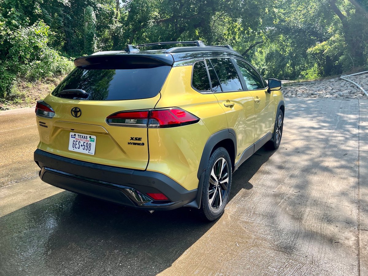 REVIEW: 2023 Toyota Corolla Cross XSE Hybrid AWD