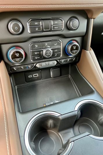 2024-Chevrolet-suburban-high-country-stack--carpro