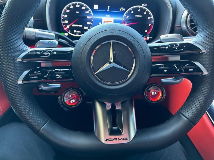 2024-Mercedes-amg-sl-43-steering-wheel-carpro