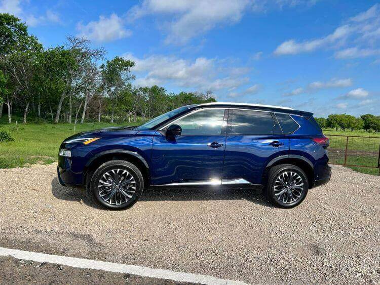 2024-Nissan-Rogue-Platinum-Amy-profile-carpro.jpg