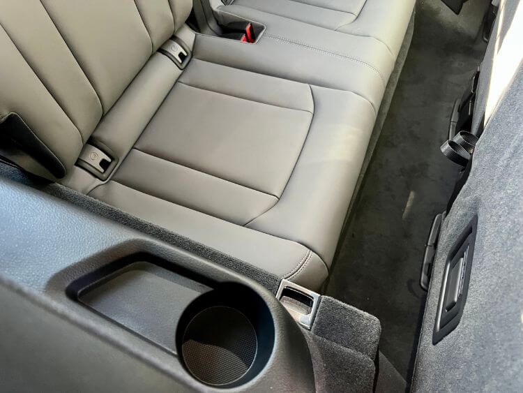 2024-audi-q7-55-s-line-3rd-row-cupholders--carpro.jpg