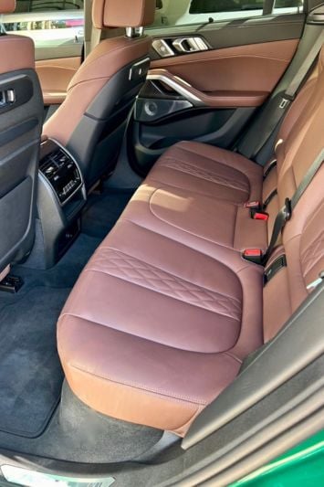 2024-bmw-x6-m60i-rear-seats2.jpg