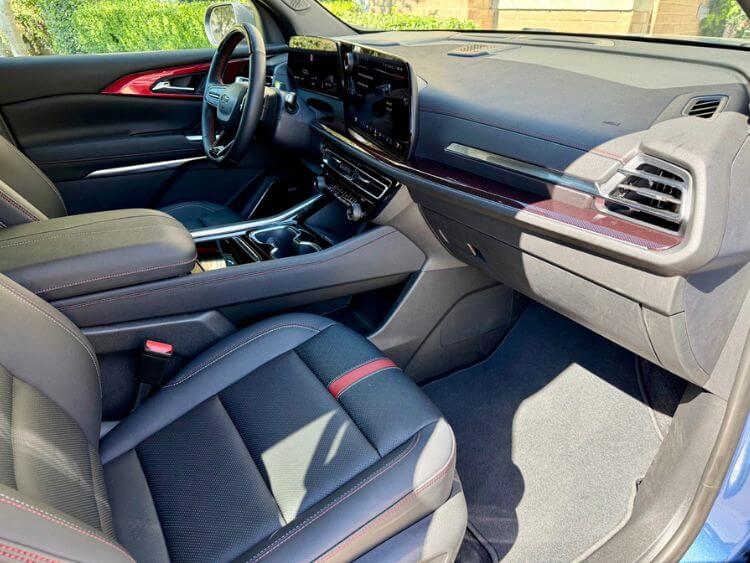 2024-chevrolet-traverse-interior-passenger-side-jpg (1)