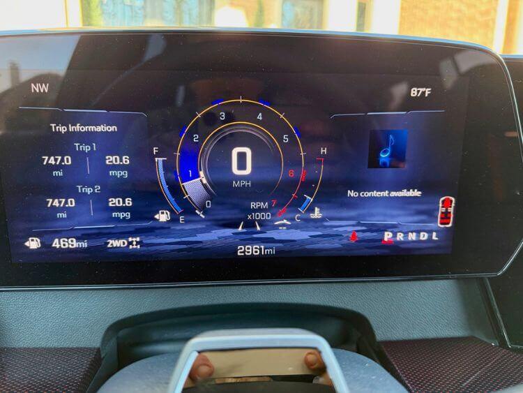 2024-chevrolet-traverse-rs-digital-drier-display-full-carpro (1)
