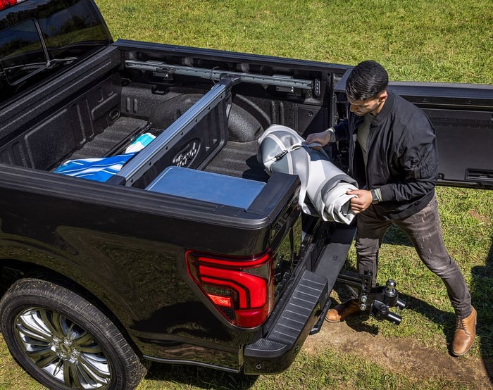 2024 Ford F-150 Tailgate Adds A Swing Gate