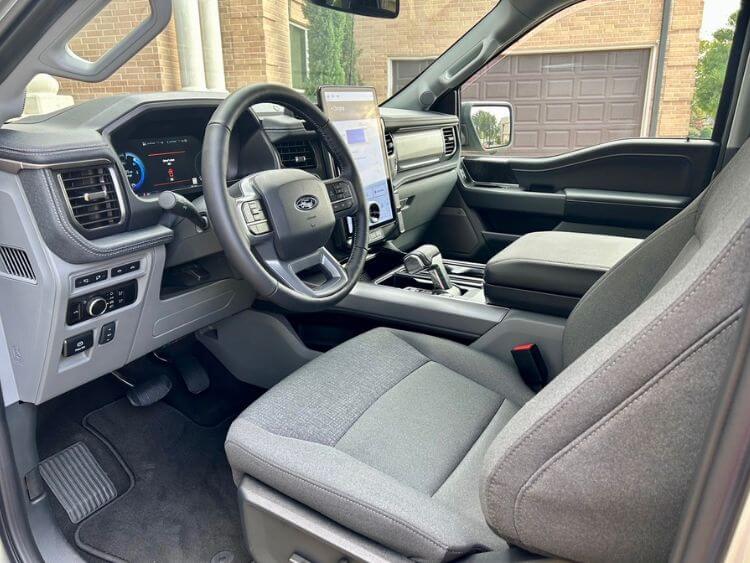2024-ford-lightning-flash-front-row-hero.jpg