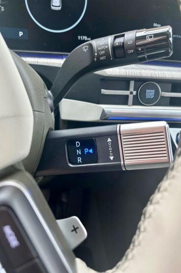 2024-hyunda-santa-fe-calligraphy-gear-shift-carpro
