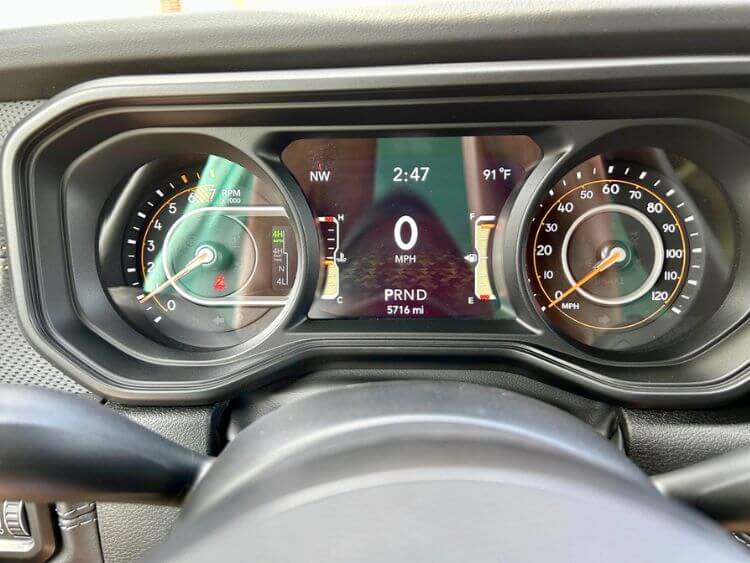 2024-jeep-wrangler-digital-tachometer- carpro