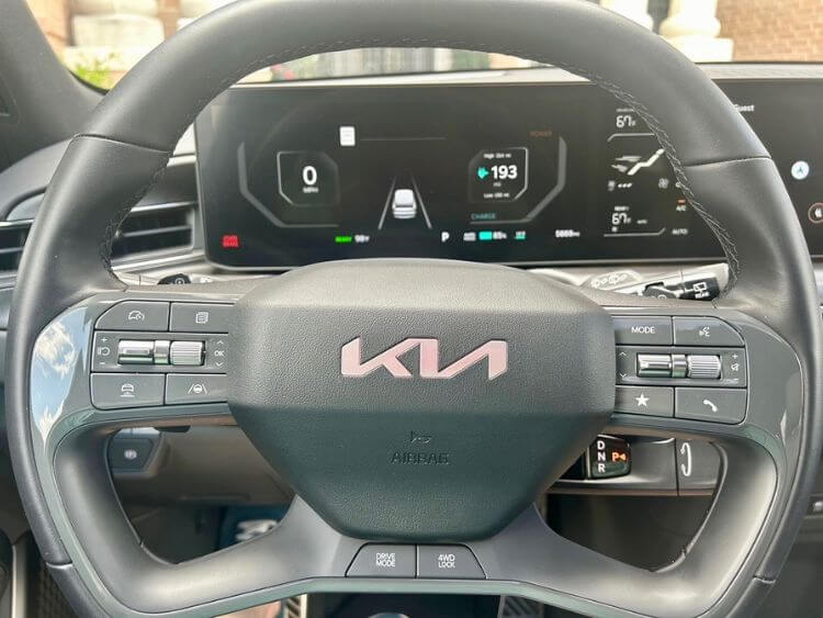 2024-kia-ev9-gt-2-steering-wheel-carpro