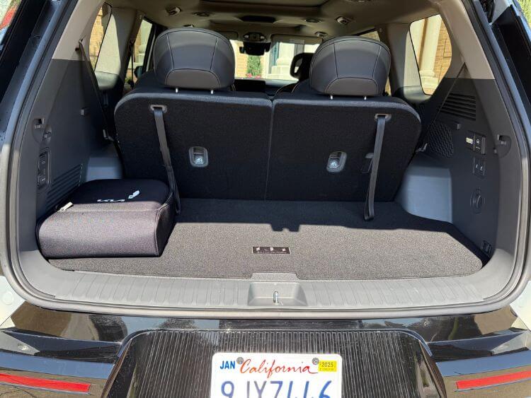 2024-kia-ev9-land-cargo-area-carpro.