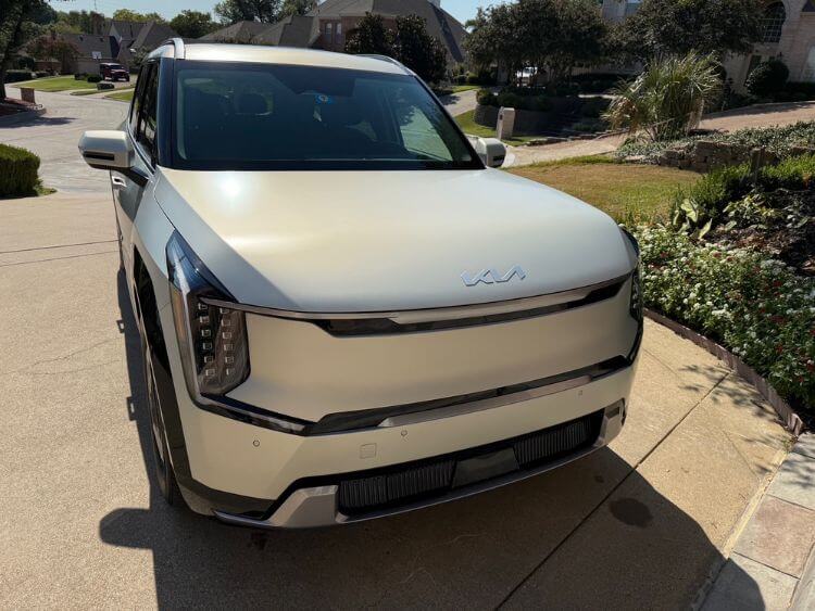 2024-kia-ev9-land-front-end-carpro