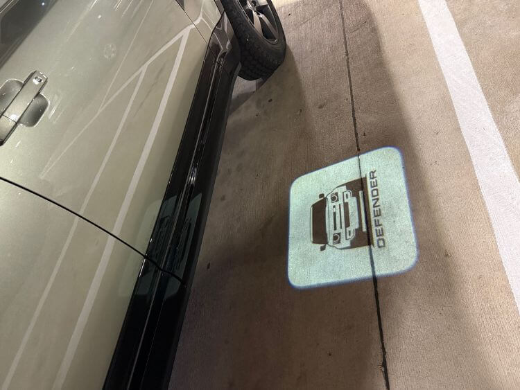 2024-land-rover-defender-110-lighted-logo-carpro