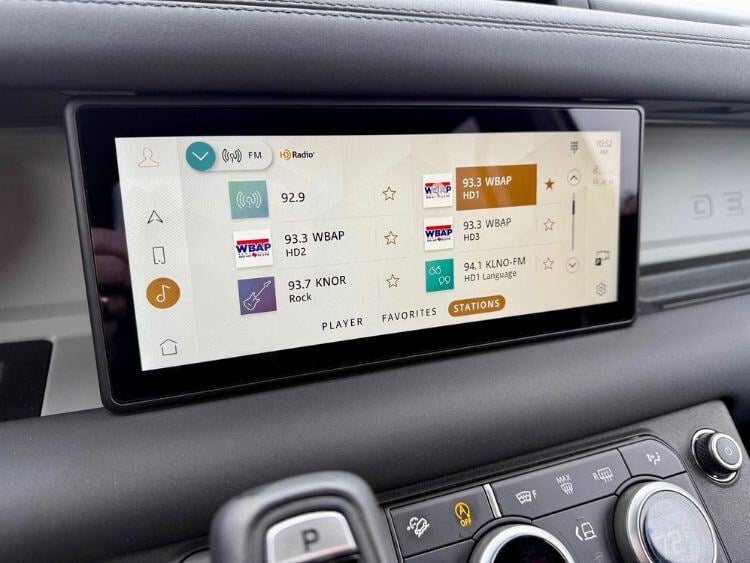 2024-land-rover-defender-110-multimedia-screencarpro