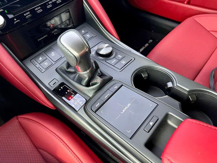 2024-lexus-is-500-fsport-console-amy (1)