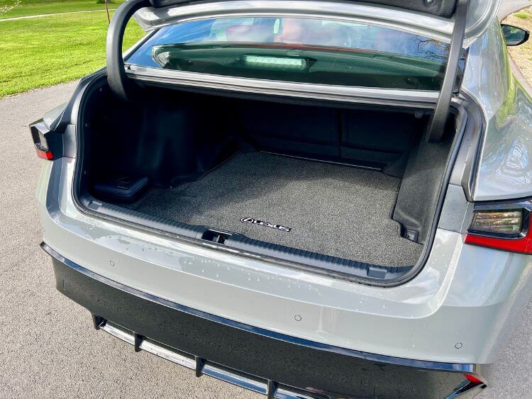 2024-lexus-is-500-fsport-trunk-amy (1)