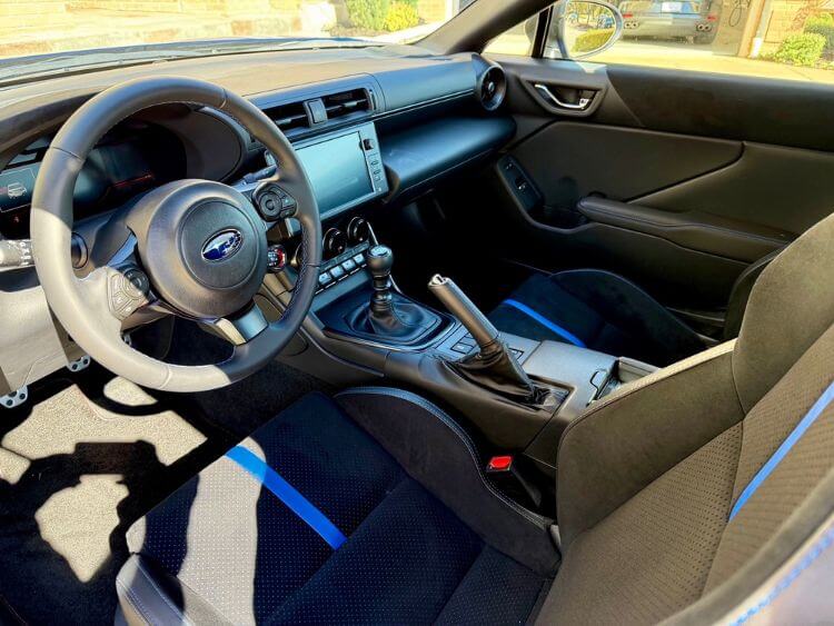 2024-subaru-brz-interior-hero-jpg