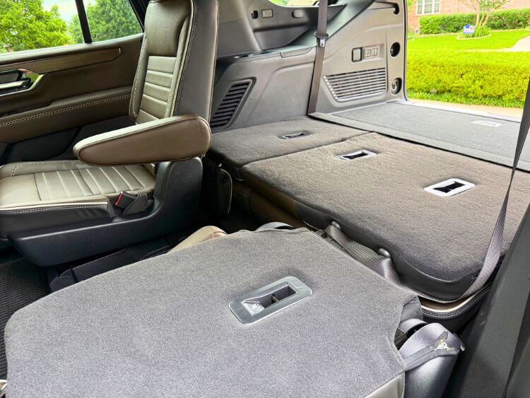 2025 GMC Yukon Denali Ultimatee-carpo-4..jpg