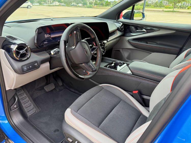 2025-Chevrolet-Blazer-SS-EV-cabin-hero-carpro.jpg