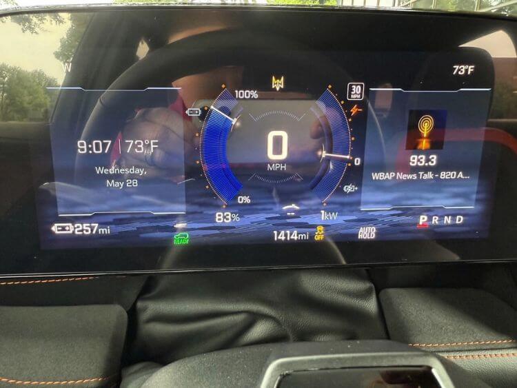 2025-Chevrolet-Blazer-SS-EV-digital-display--carpro.jpg