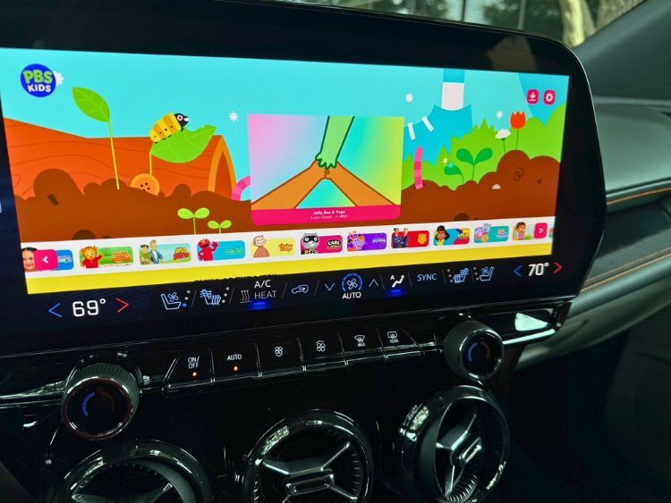 2025-Chevrolet-Blazer-SS-EV-multimedia-screen-4-carpro.jpg