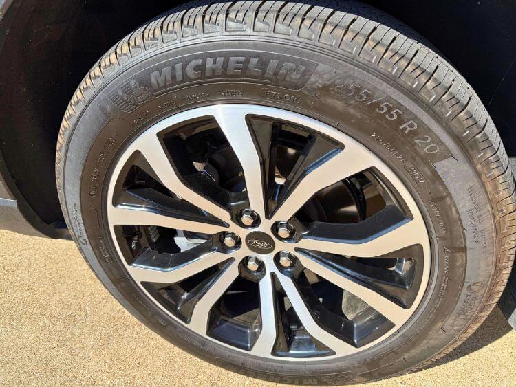 2025-Ford-Explorer ST-Line-wheel .jpg