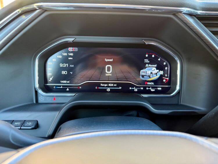 2025-GMC-2500-Denali-digital-display-carpro.jpg