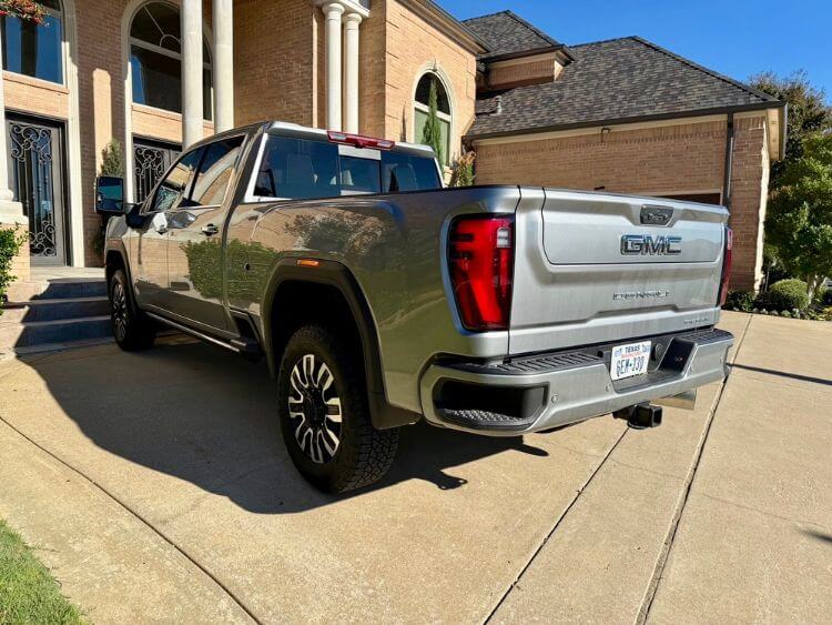 2025-GMC-2500-Denali-exterior-2-carpro.jpg
