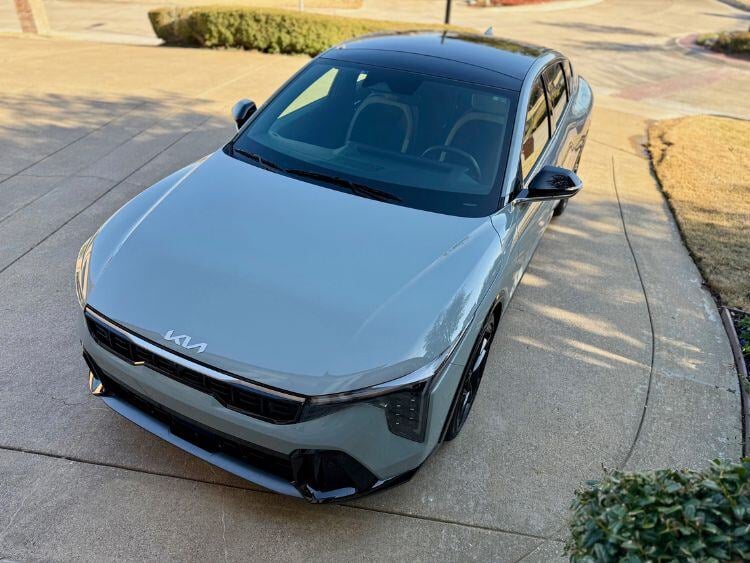 2025-Kia-K4-GT-Line-hood-3