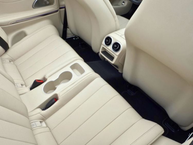 2025-Mercedes-Benz-AMG-CLE53-Cabriolet-2nd-row-2