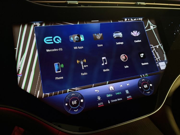 2025-Mercedes-Benz-EQS450-4Matic-app-screen-night-carpro