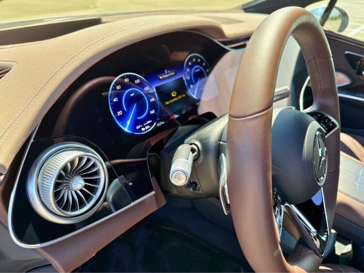2025-Mercedes-Benz-EQS450-4Matic-cabin-1-carpro