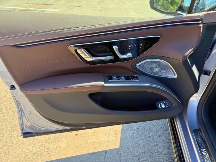2025-Mercedes-Benz-EQS450-4Matic-door-panel-carpro