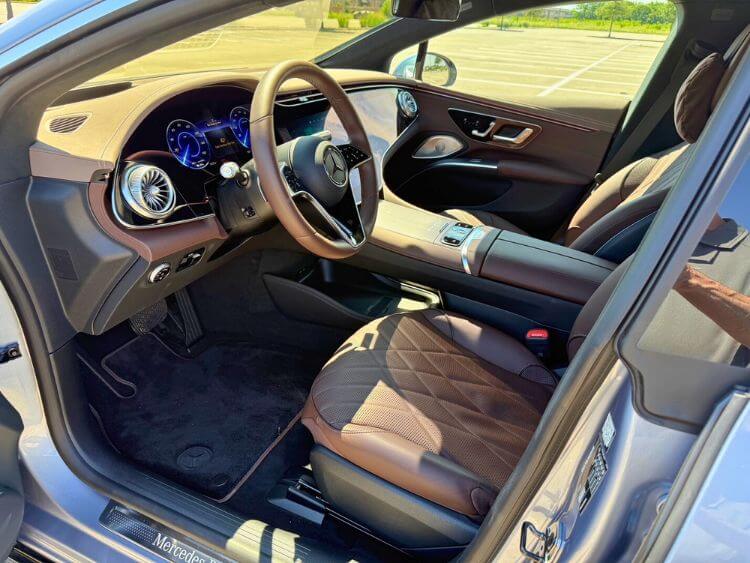 2025-Mercedes-Benz-EQS450-4Matic-driver-side