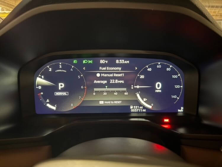 2025-Mitsubishi-outlander-SEL-digital-display-carpro