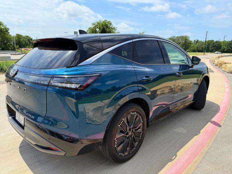 2025-Nissan-Murano-PlatinuM-rear-right--carpro
