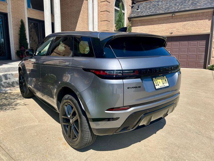 2025-Range-Rover-Evoque-Dynamic-SE-exterior-2-carpro .jpg