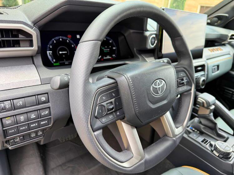 2025-Toyota-4runner-trailhunter-steering-wheel-carpro.jpg