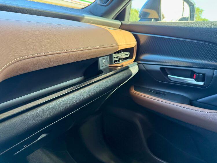 2025-Toyota-Grand-Highlander-Platinum-dash.jpg-1