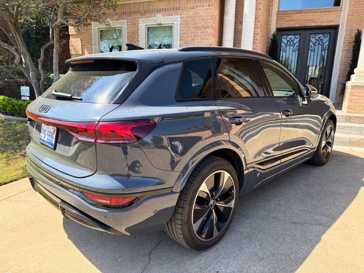 2025-audi-SQ6-exterior-2-cerpro.jpg