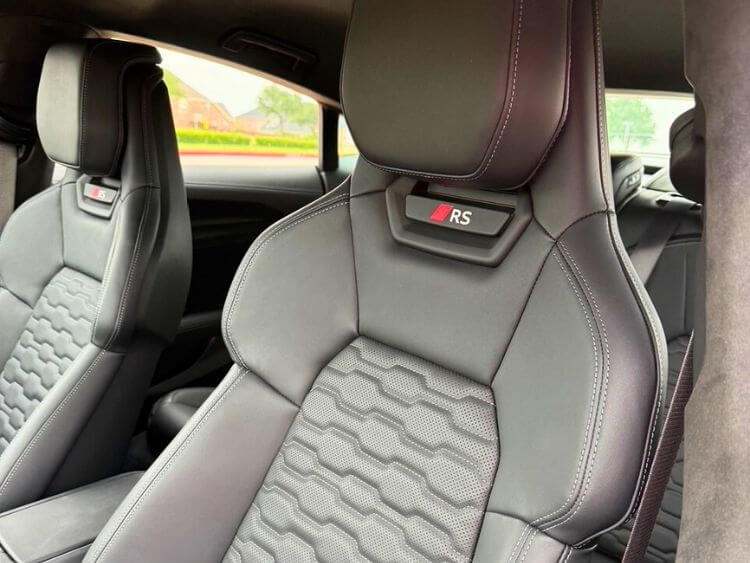 2025-audi-rs-etron-closeup-driver-seat-carpro.jpg (1)