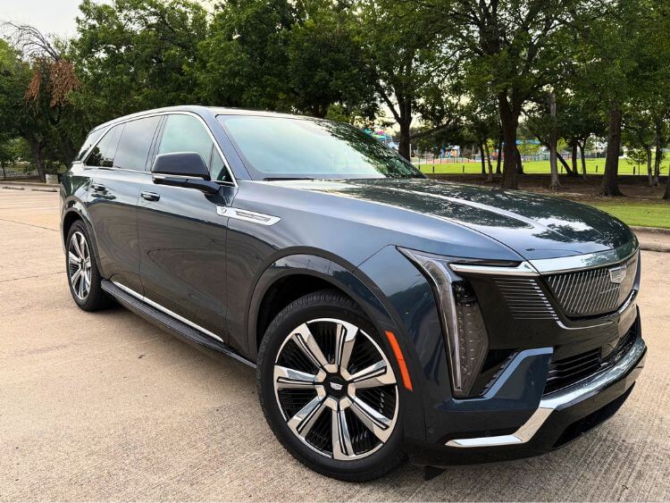 2025-cadillac-escalade-iq-exterior-hero-2-carpro