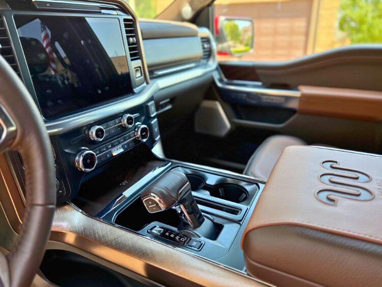 2025-ford-f150-powerboost-console--screen-1-carpro