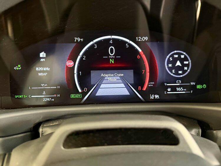 2025-lexus-lx-700h-digital-display-1-carpro.jpg